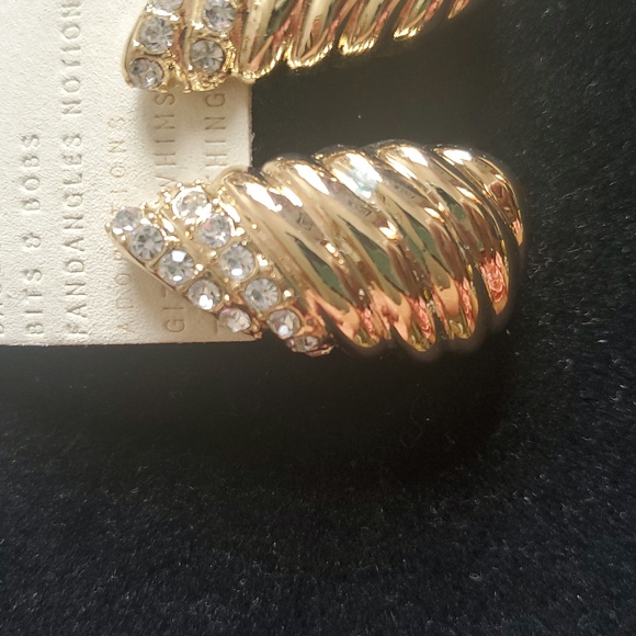 Anthropologie Ribbed Crystal Post Earrings - Picture 4 of 8